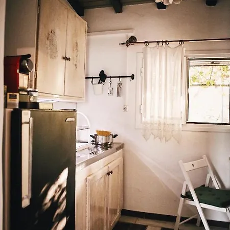 Beautiful Seafront Rustic Maisonette-5mfromthesea